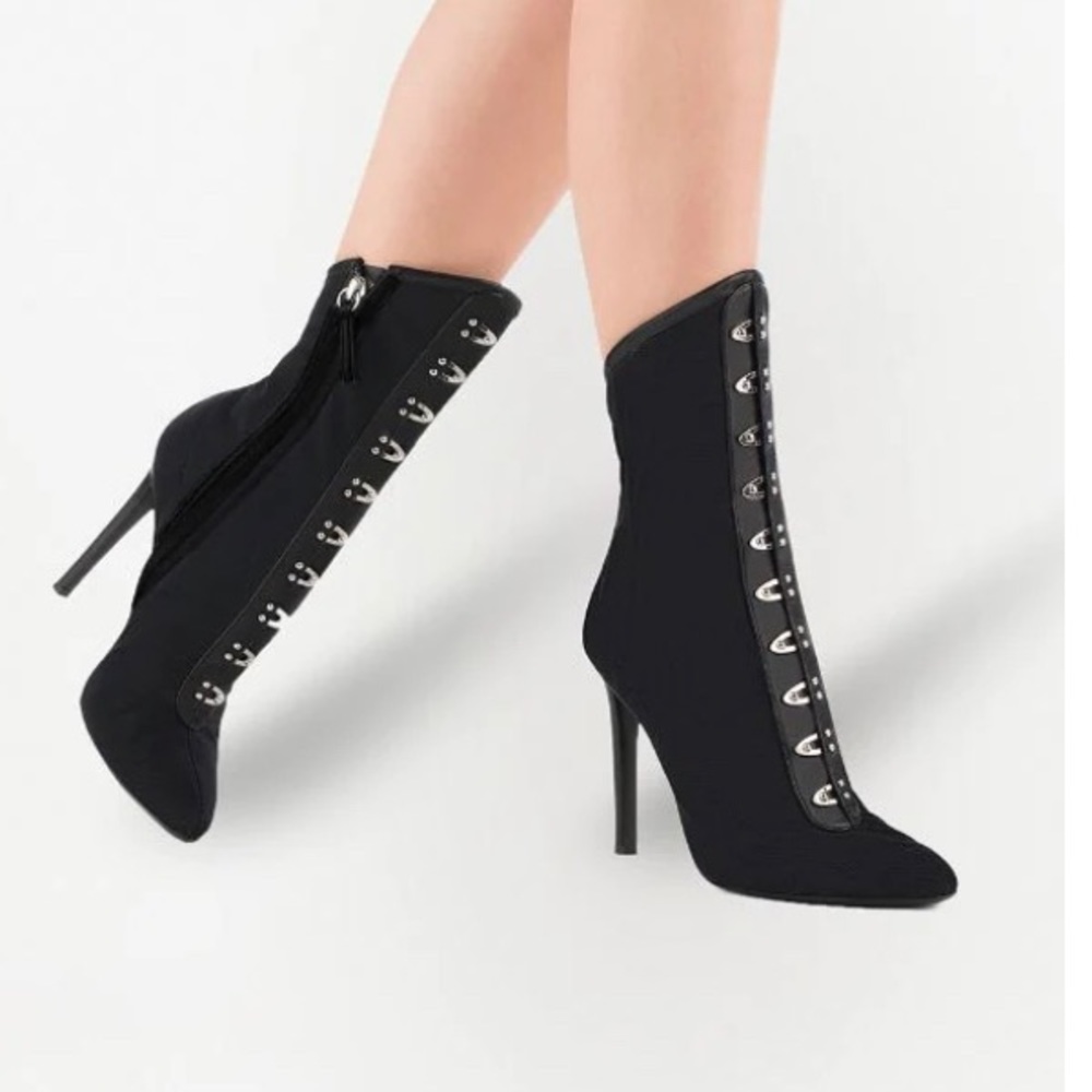 Giuseppe Zanotti Brand new 2021 season.  Size 40EU/10US but fits like a 9US.